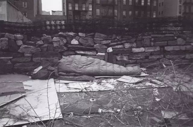 Xie Deqing (Tehching Hsieh), One Year Performance 1981–1982 (Outdoor Piece) 01.jpeg