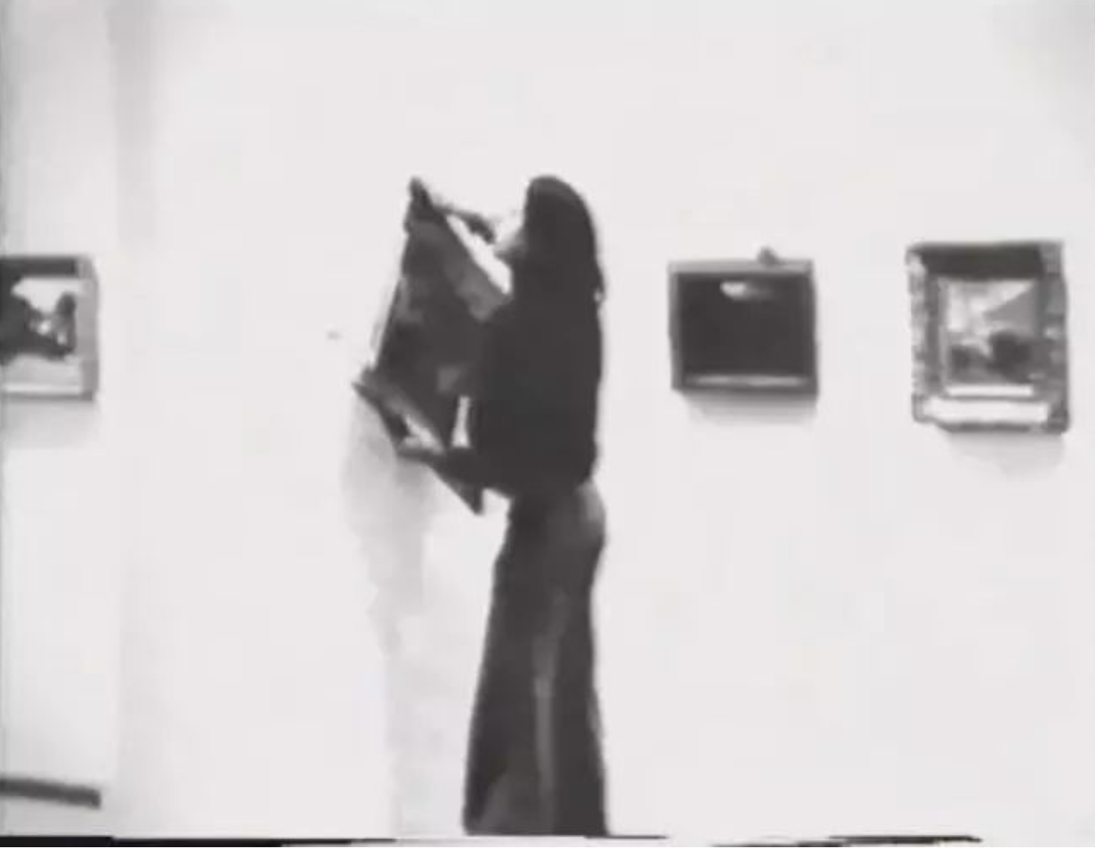 12 乌雷（Ulay），《挑衅，对艺术作品的非法接触》（Irritation. There is a Criminal Touch to Art），1976.png