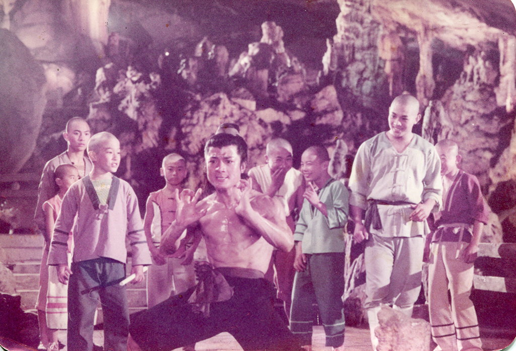 5 “Kungfu boy”, Stage Shot, Mr. Colin Siyuan Chinnery stood on the left holding a scroll.jpg