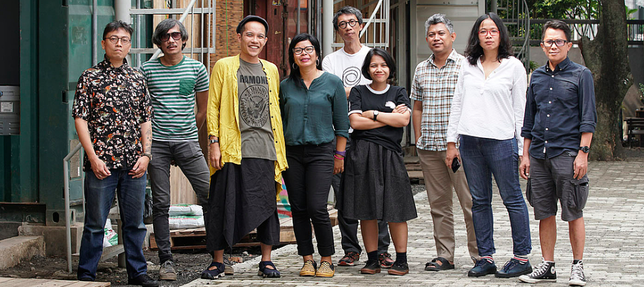 ruangrupa including Reza Afisina, Indra Ameng, Farid Rakun, Daniella Fitria Praptono, Iswanto Hartono, Ajeng Nurul Aini, Ade Darmawan, Julia Sarisetiati, Mirwan Andan, Photo by Gudskul:Jin Panji, 2019.png