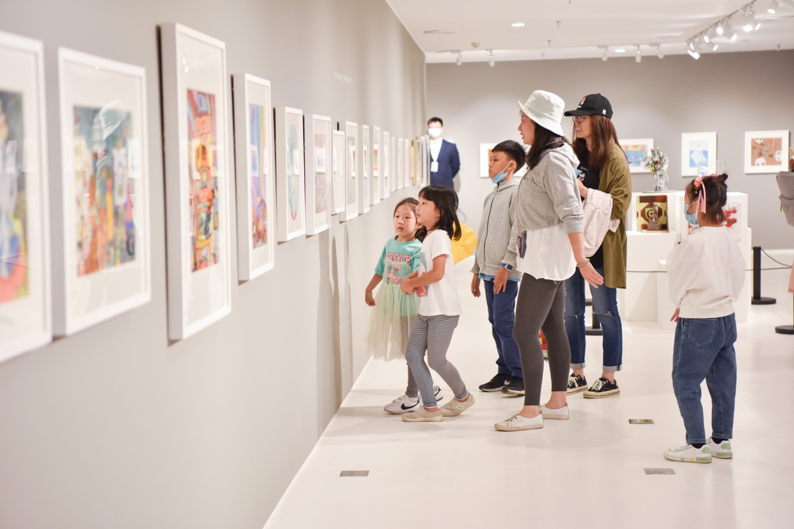 07 Exhibition view of the second “CAFA & LUCION National Excellent Artworks by Children”, Photo at Shandong Art Education Center, Central Academy of Fine Arts.jpg