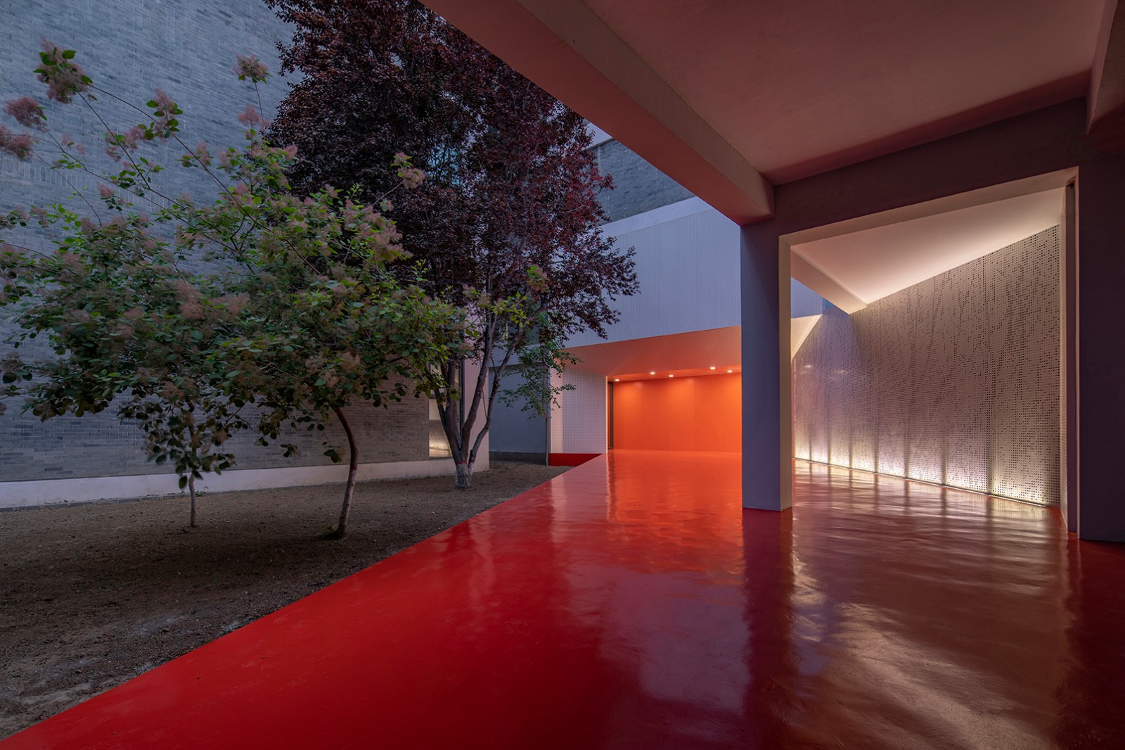 06图书馆入口夜景  Night view of library entrance.jpg