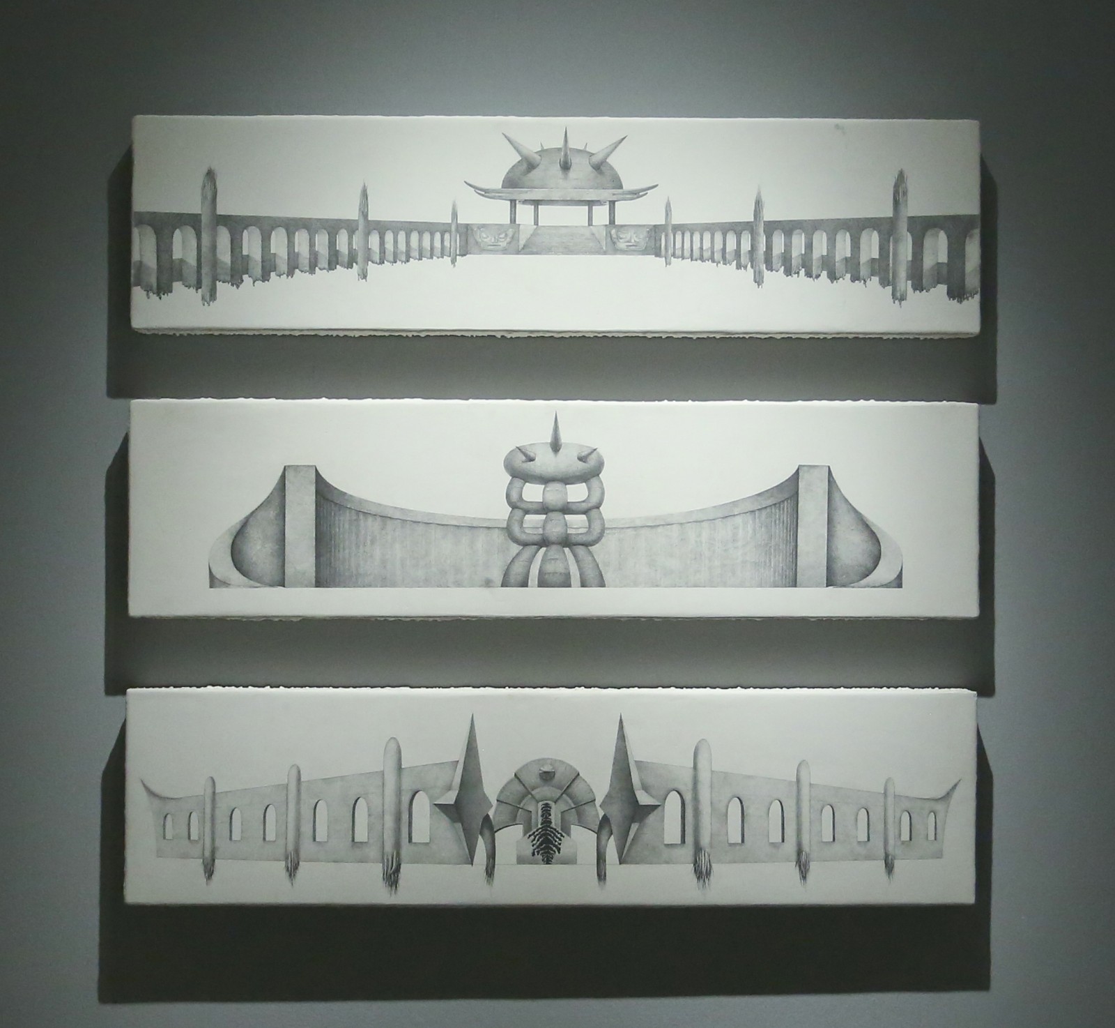 26、寂寞世界之一、二、三  于雨田 120x30x8cm 综合材料 2013、2014、2015.jpg