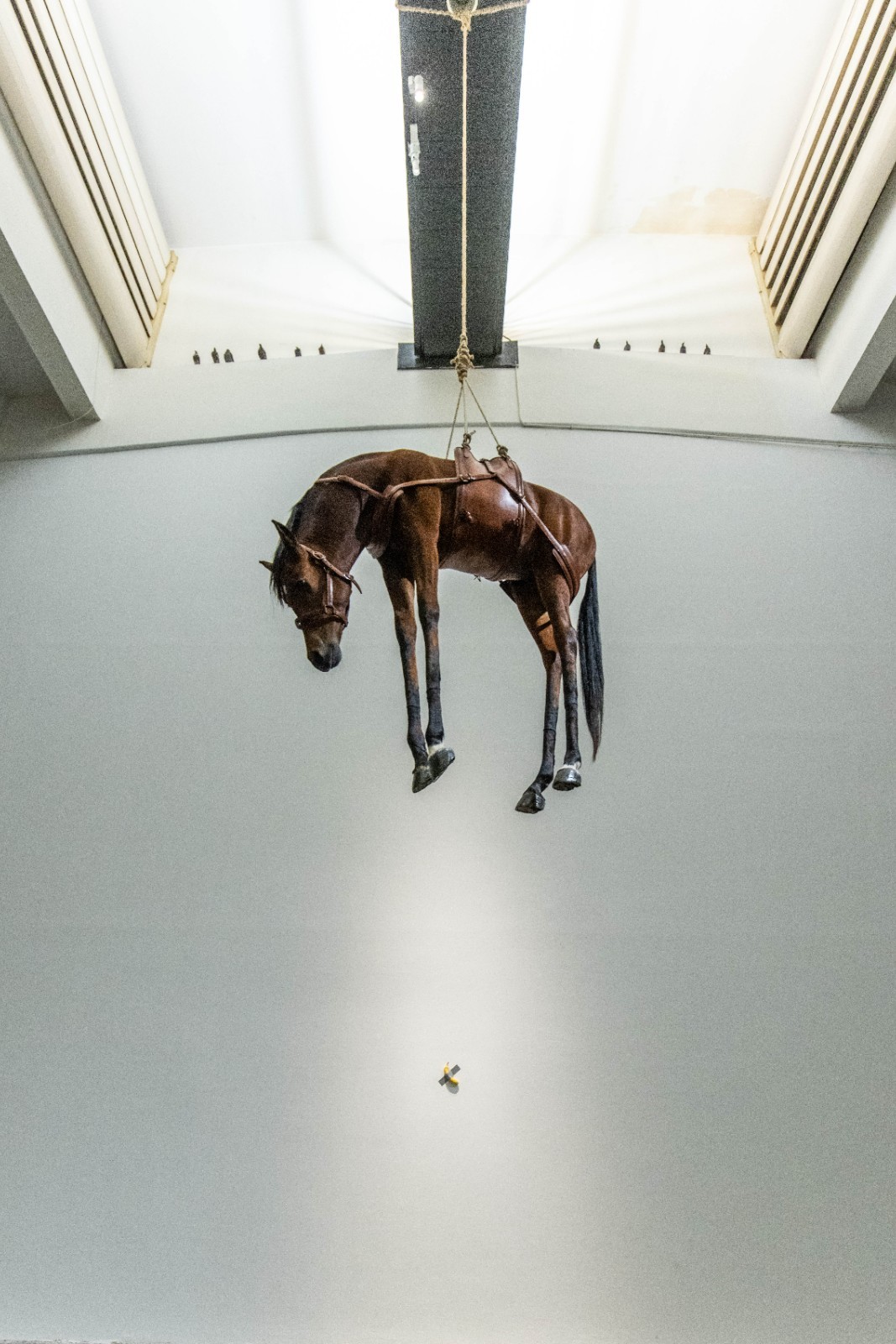 05 Maurizio Cattelan, Novecento, 1997.jpg