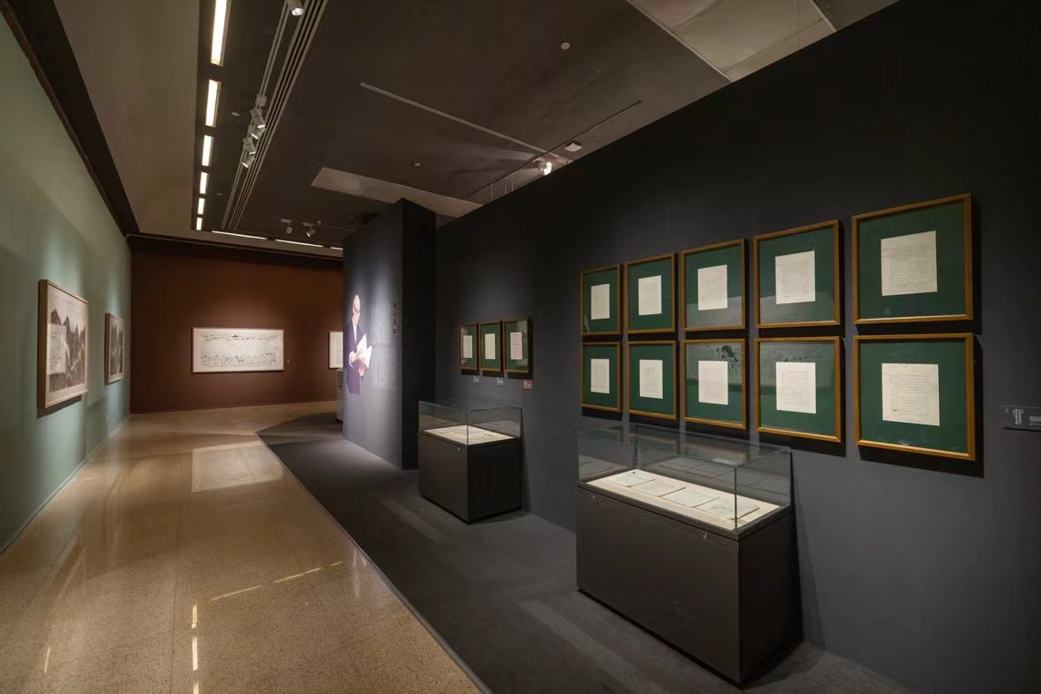 17 Exhibition View of “Charm of Ink in My Heart Shao Dazhen Art Exhibition” (Courtesy the National Art Museum of China).jpeg