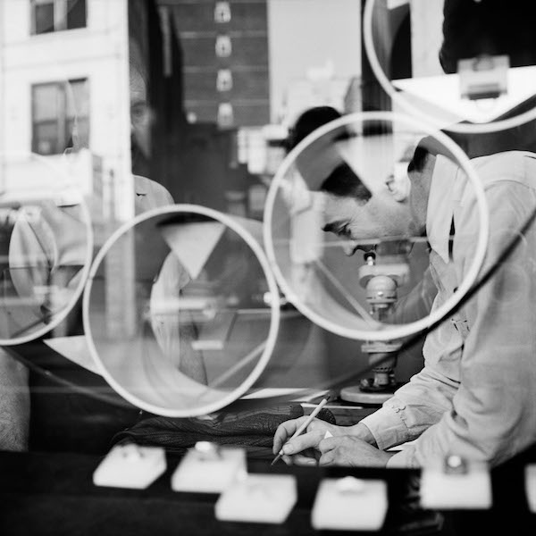 Vivian Maier - New York, NY, 1950.jpg