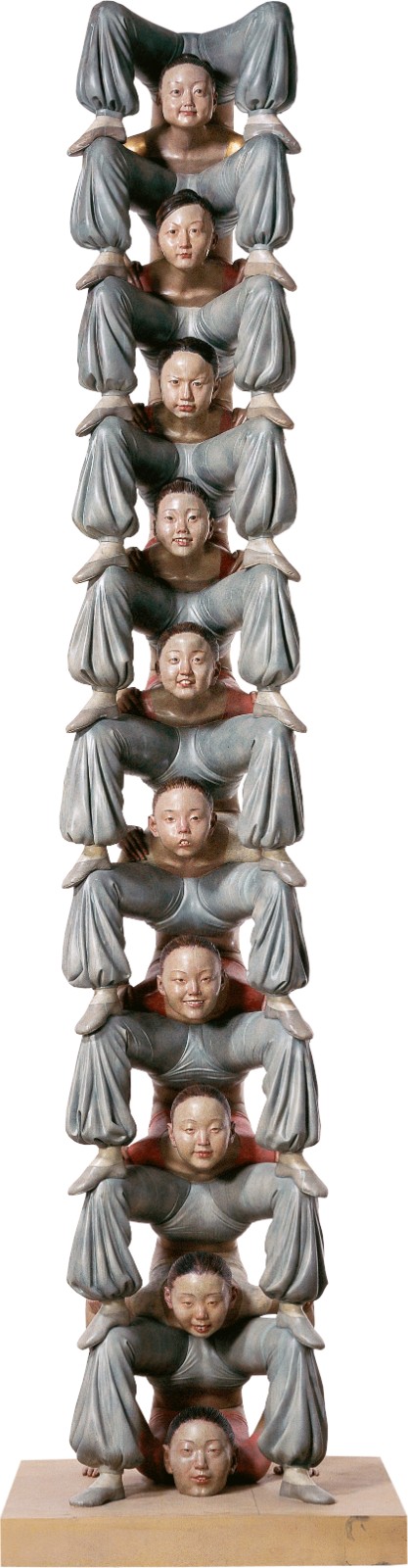 图9 向京，《凡人——无限柱》，2011，玻璃钢着色，465×120×120cm.jpg