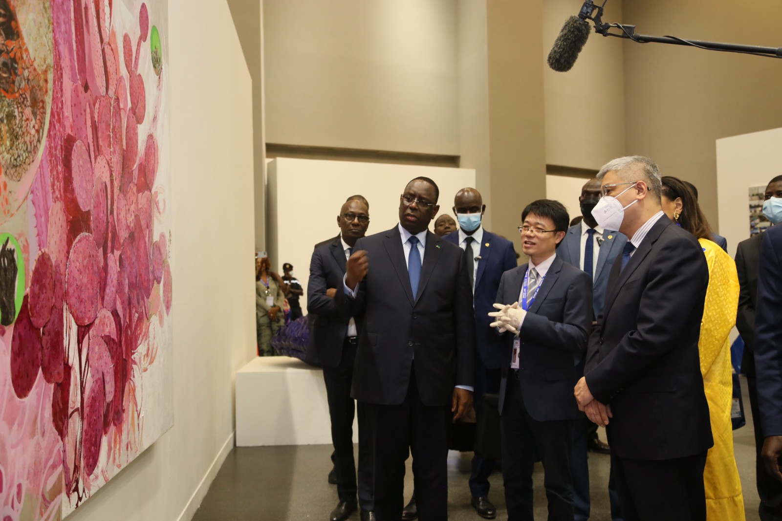 Macky Sall, President of Senegal visited the China Pavilion with the accompany of Xiao Han, Ambassador of China Embassy in Senegal..jpeg