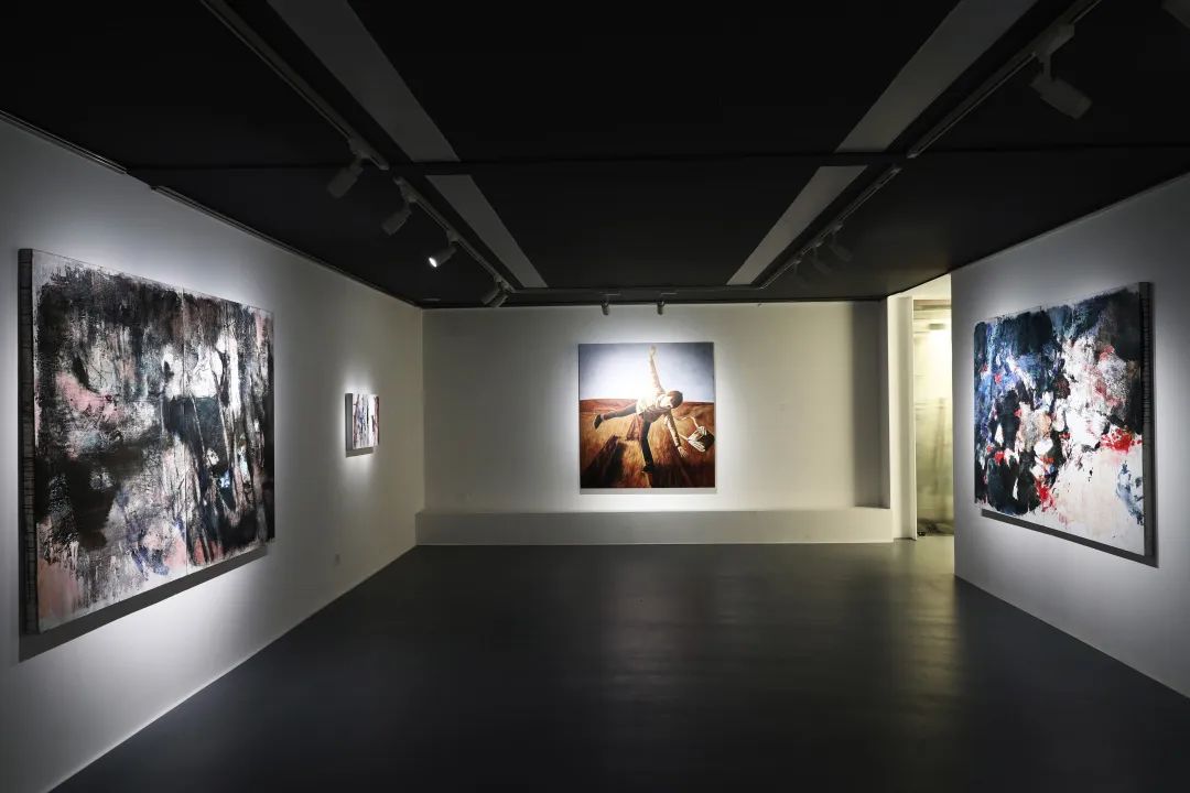 04 Exhibition View.jpg