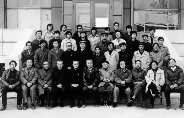 1980年第一次壁画座谈会在中央美院举行.jpeg