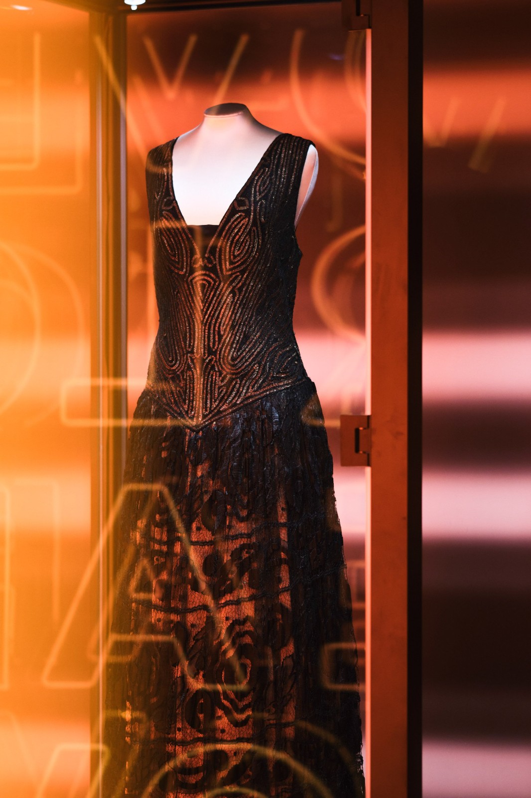 A black and gold “Samovar” evening dress designed by Paul Poiret. Photo by K11 Musea.jpg