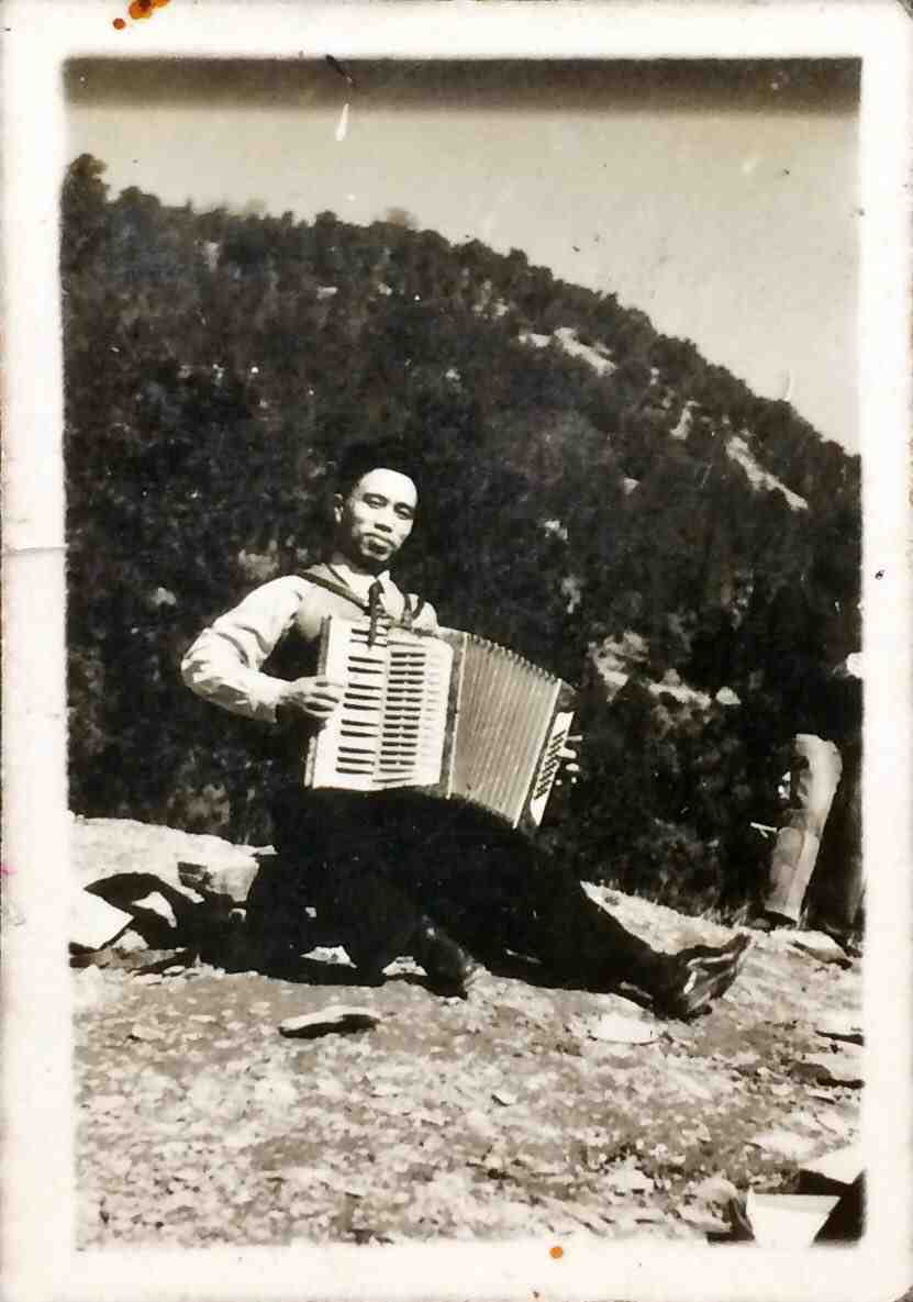 23 In June 1953, Dai Ze joined the Maijishan Exploration Group.jpg