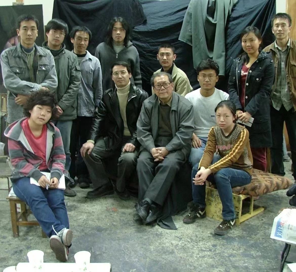 8.2005年，丁一林请钟涵先生为二工作室本科生做讲座.jpg